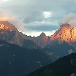 Tra Prati E Monti - Dolomiti Bellunesi