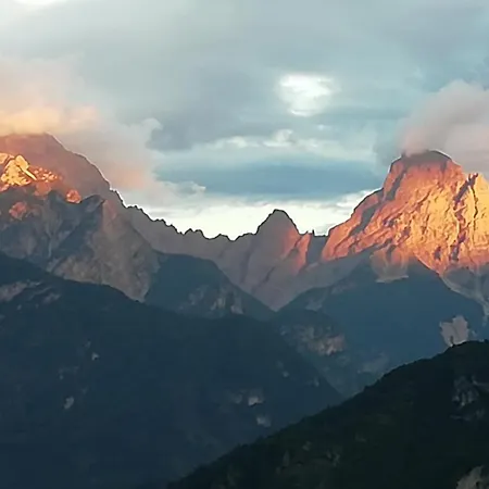 Tra Prati E Monti - Dolomiti Bellunesi