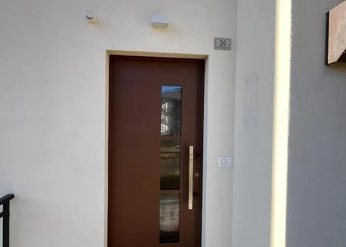 Tra Prati E Monti - Dolomiti Bellunesi *