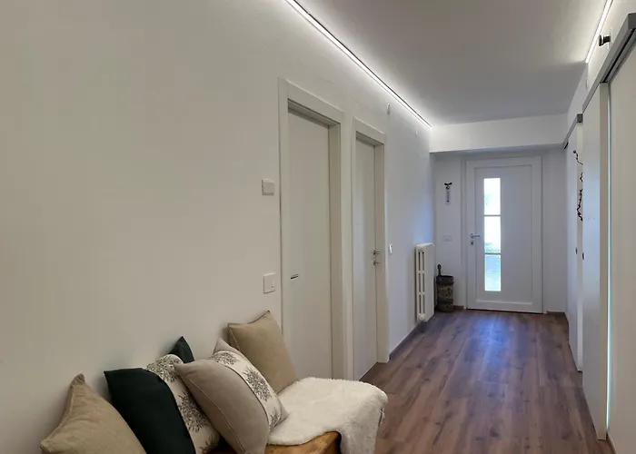 Tra Prati E Monti - Dolomiti Bellunesi *