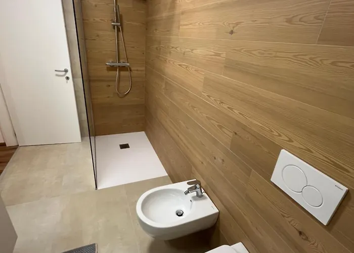 Tra Prati E Monti - Dolomiti Bellunesi *