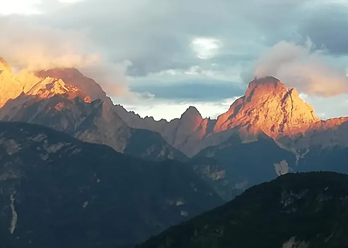 Tra Prati E Monti - Dolomiti Bellunesi