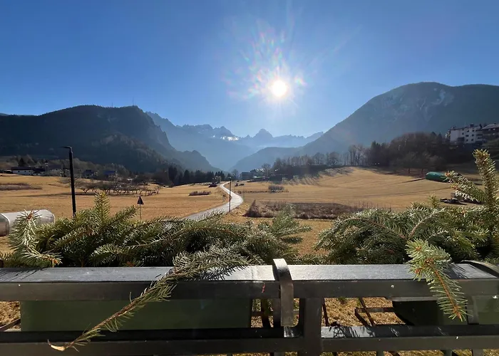 Tra Prati E Monti - Dolomiti Bellunesi *